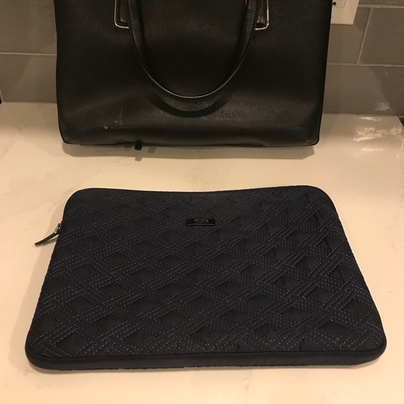 Tumi laptop bag - Picture 4 of 8